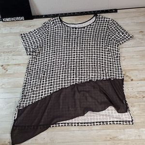 Reed Asymmetrical Black Mesh Black & White Square Pattern Short Sleeve Top Large
